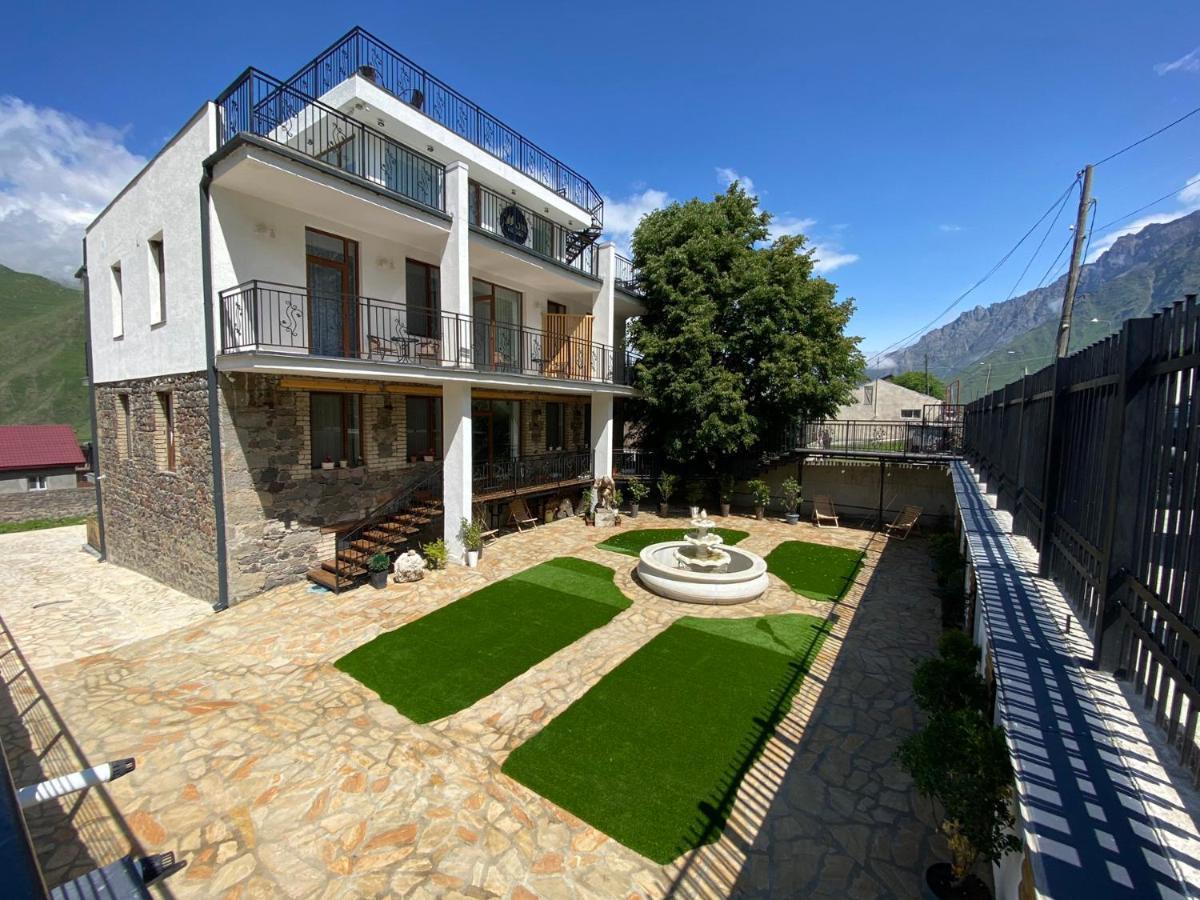 Mood Hotel Kazbegi Esterno foto