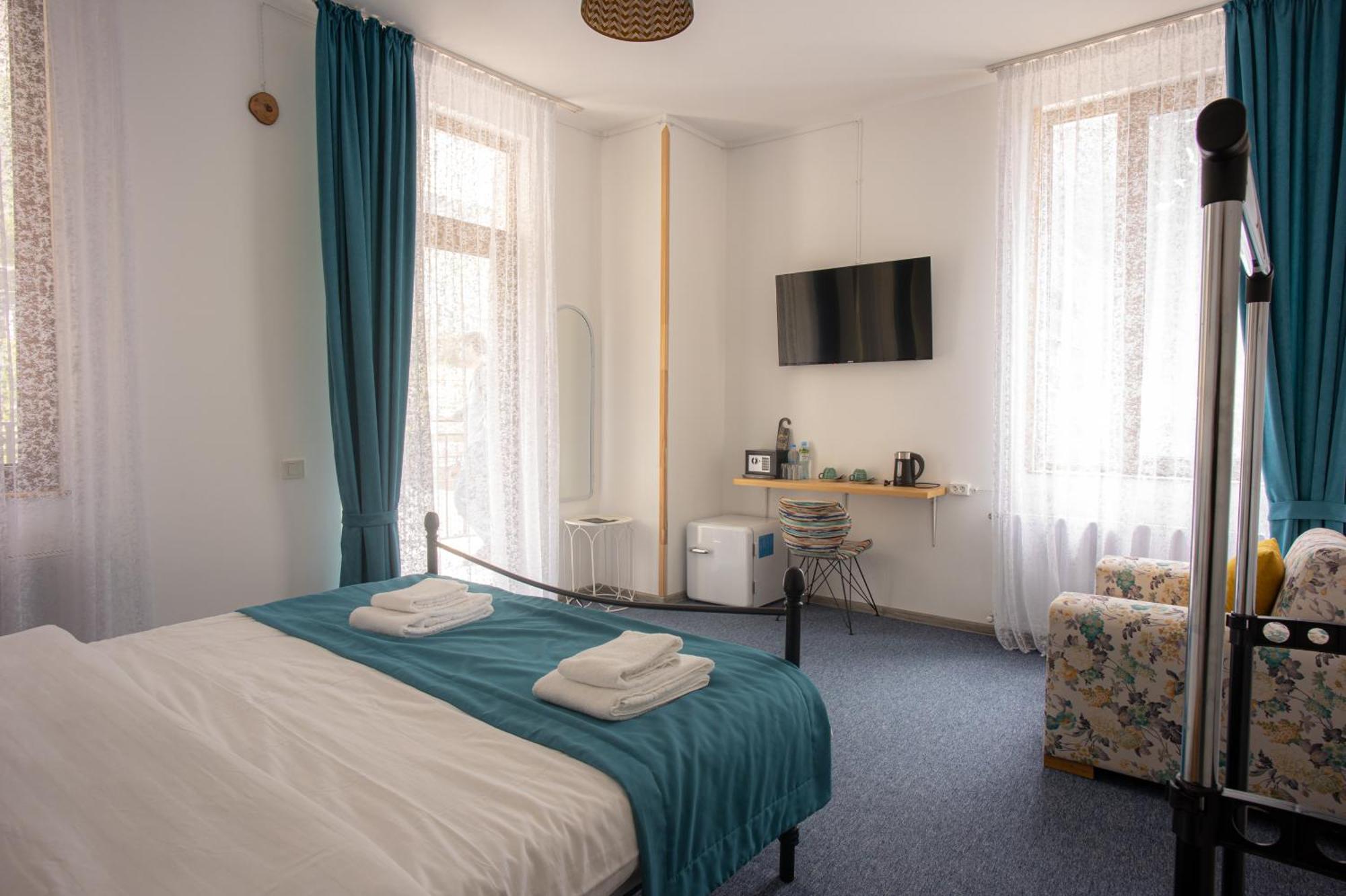 Mood Hotel Kazbegi Esterno foto
