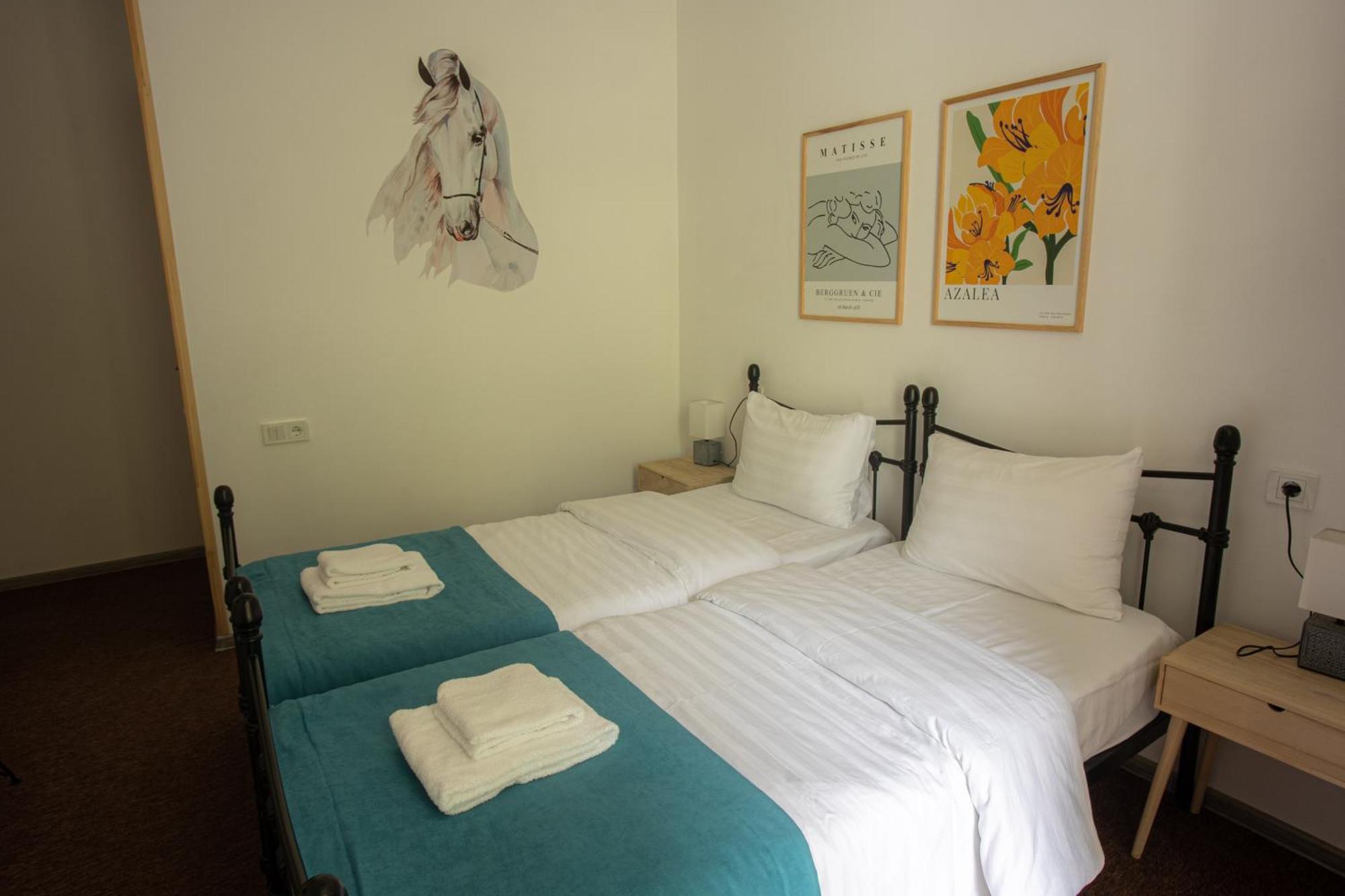 Mood Hotel Kazbegi Esterno foto