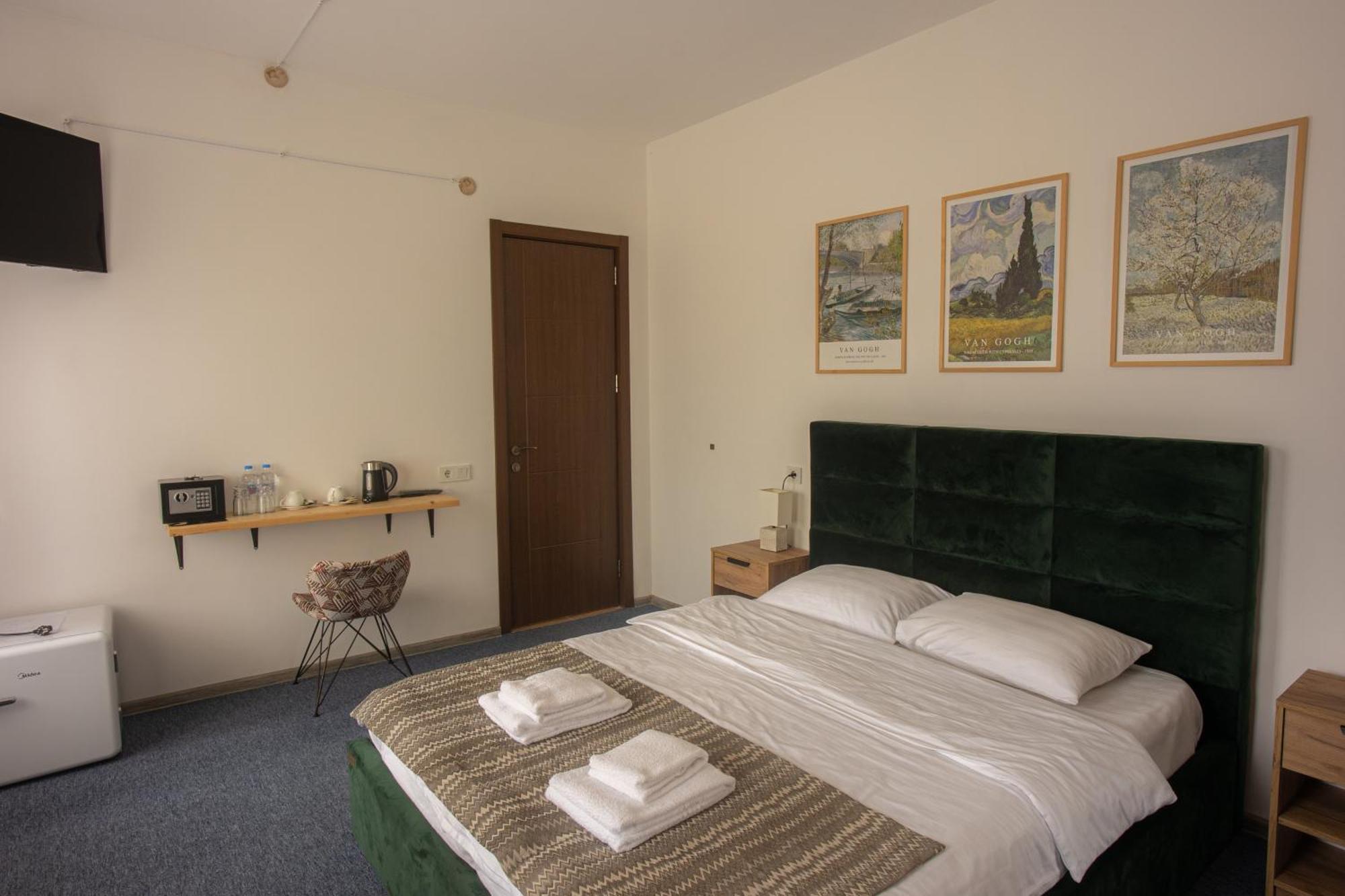 Mood Hotel Kazbegi Esterno foto